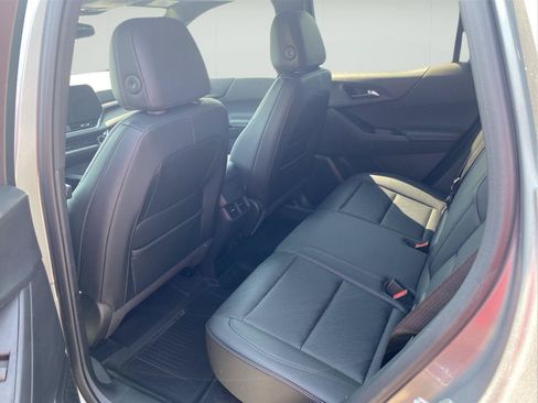 Used 2026 Chevrolet Equinox LT w/ Convenience Package II FWD image 11