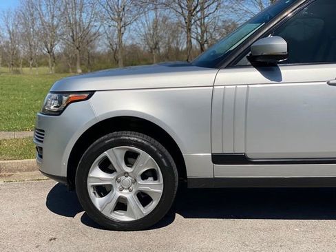 Used 2015 Land Rover Range Rover HSE image 10
