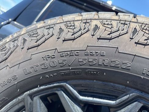 Used 2025 GMC Hummer EV 3X w/ LPO, Dark Essentials Package AWD/4WD image 38