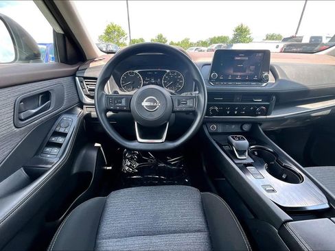 Used 2022 Nissan Rogue S FWD image 10