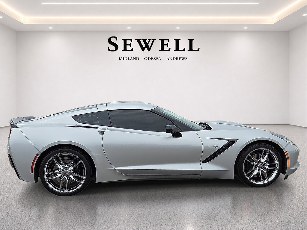 Used 2018 Chevrolet Corvette Stingray Coupe RWD image 5