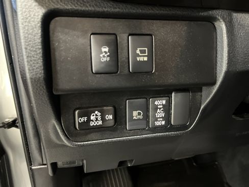 Used 2022 Toyota Tacoma TRD Sport w/ TRD Premium Sport Package AWD/4WD image 30