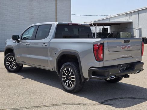 Used 2023 GMC Sierra 1500 AT4 w/ AT4 Premium Package AWD/4WD image 4