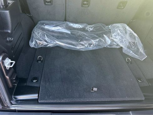 Used 2020 Jeep Wrangler Unlimited Sahara image 15