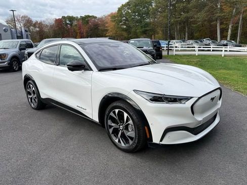 Certified 2023 Ford Mustang Mach-E Premium image 9