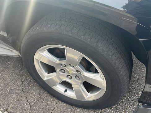 Used 2015 Chevrolet Suburban LT w/ Luxury Package image 28