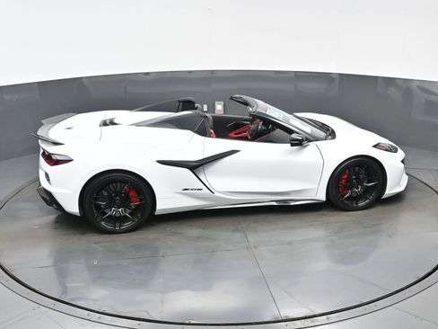 Used 2025 Chevrolet Corvette Z06 w/ Stealth Interior Trim Package image 36