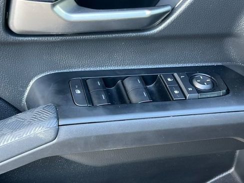 Used 2025 Toyota Tacoma TRD Sport AWD/4WD image 12