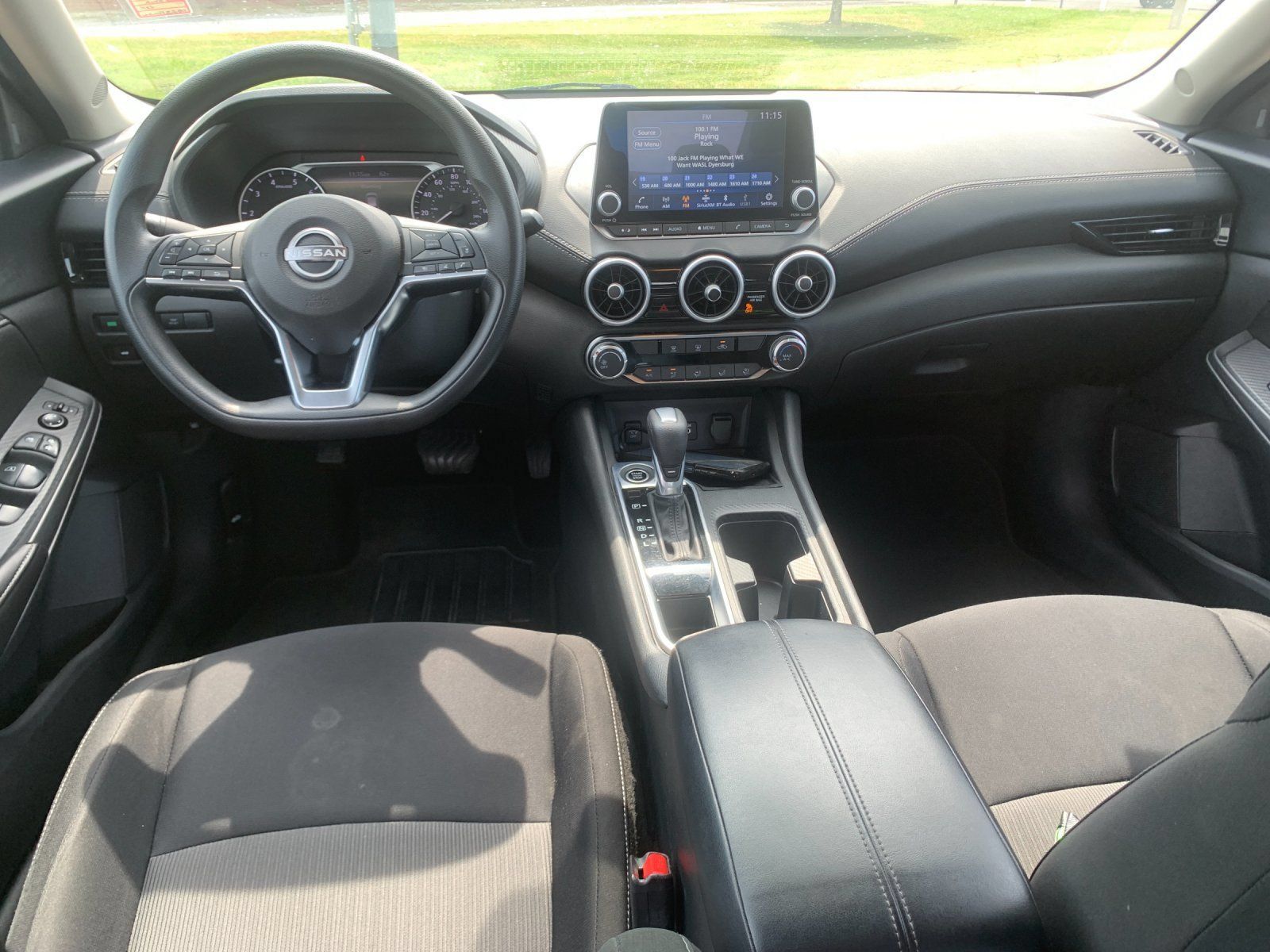 Used 2025 Nissan Sentra SV FWD image 17