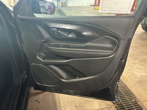 Used 2024 GMC Terrain AT4 AWD/4WD image 24