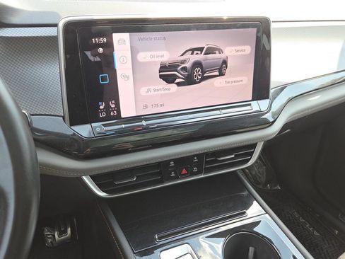 Used 2024 Volkswagen Atlas Peak Edition SE AWD/4WD image 26