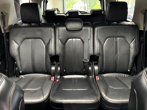 Used 2019 Ford Expedition Platinum image 39