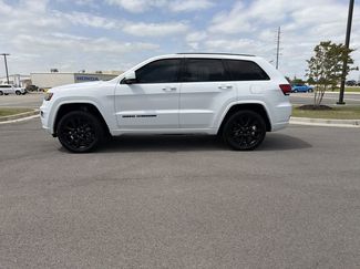 Used 2019 Jeep Grand Cherokee Altitude video 2