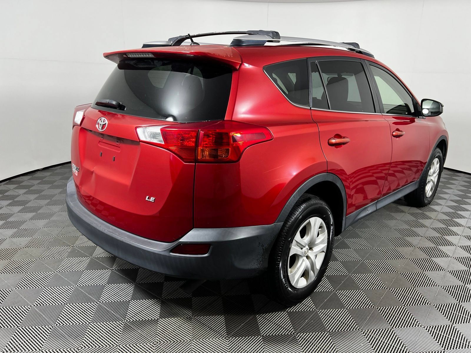 Used 2014 Toyota RAV4 LE FWD image 5