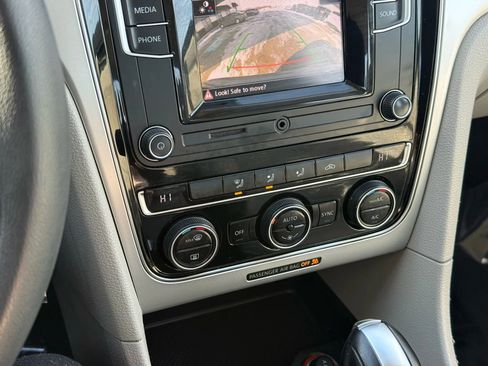 Used 2017 Volkswagen Passat 1.8T S image 31