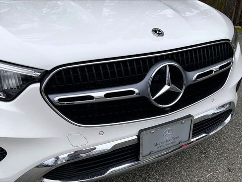 Used 2025 Mercedes-Benz GLC 300 4MATIC image 30