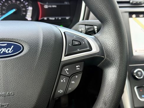 Used 2019 Ford Fusion SE FWD image 26