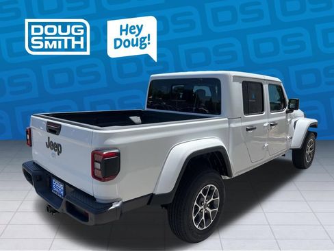 New 2025 Jeep Gladiator Sport AWD/4WD image 6