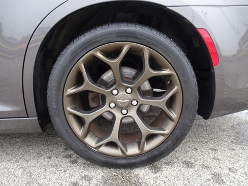 Used 2016 Chrysler 300 S w/ Light Group image 28