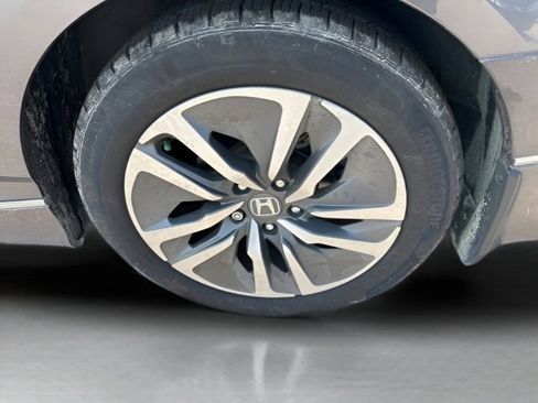 Used 2019 Honda Accord Touring image 9