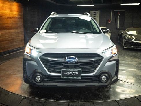 Used 2023 Subaru Outback Premium AWD/4WD image 4