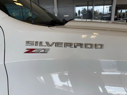 Used 2022 Chevrolet Silverado 1500 LT image 12