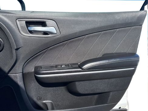 Used 2019 Dodge Charger SXT image 13