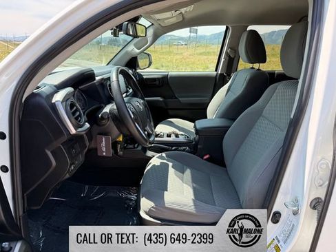 Used 2021 Toyota Tacoma SR5 AWD/4WD image 15