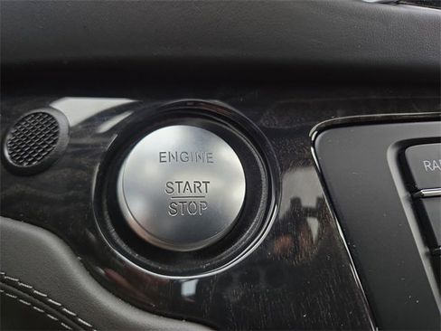 Used 2017 Mercedes-Benz SL 63 AMG SL 63 AMG image 13