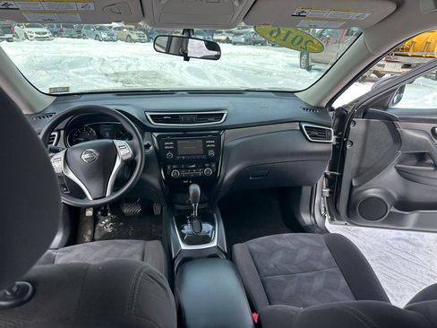 Used 2016 Nissan Rogue SV image 10