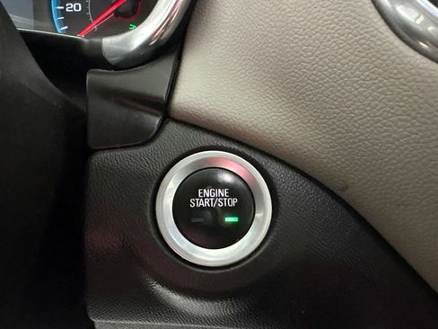 Used 2018 Chevrolet Equinox LS FWD image 31