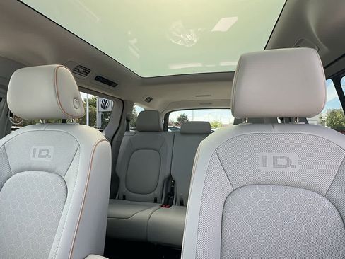 New 2025 Volkswagen ID. Buzz 1st Edition image 11