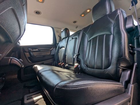 Used 2017 Chevrolet Traverse LT image 12