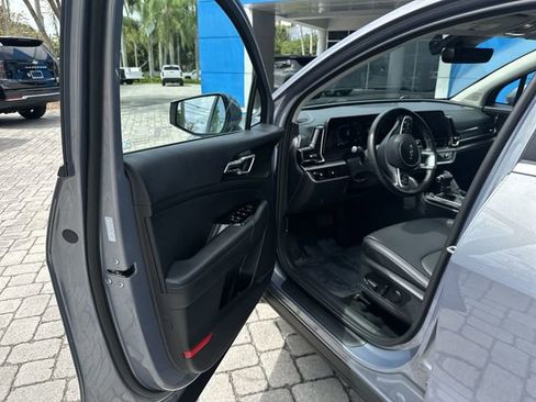 Used 2024 Kia Sportage EX FWD image 22