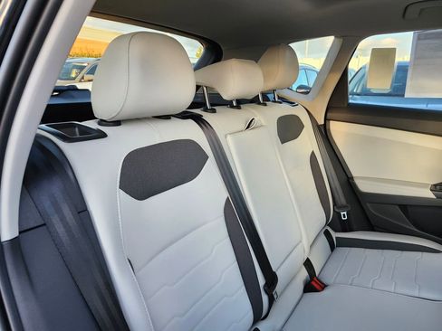 New 2026 Volkswagen Taos SE image 13