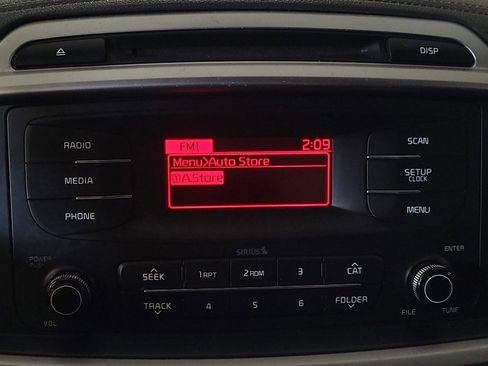 Used 2017 Kia Sorento L FWD image 25