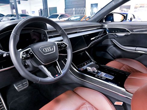 Used 2022 Audi S8 AWD/4WD image 8