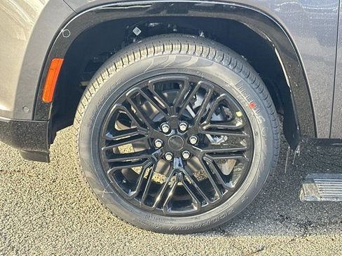 New 2026 Jeep Grand Wagoneer L Limited image 14