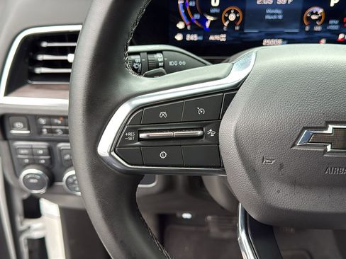 Certified 2025 Chevrolet Suburban Z71 image 16