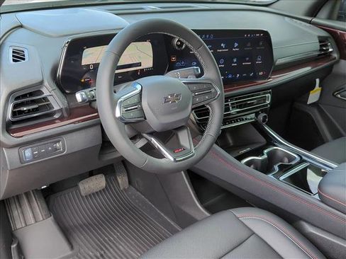 New 2026 Chevrolet Traverse Z71 w/ Driver Confidence Package AWD/4WD image 3