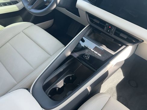 Used 2025 Porsche Macan Electric w/ Premium Package image 20