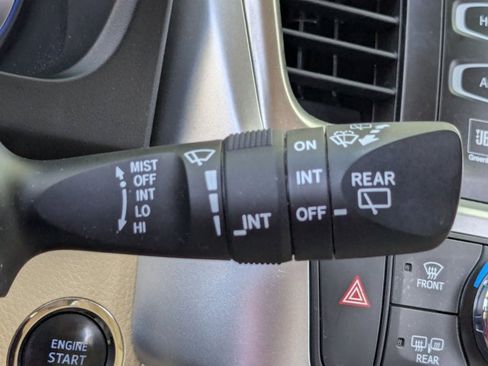 Used 2016 Toyota Highlander Limited image 13