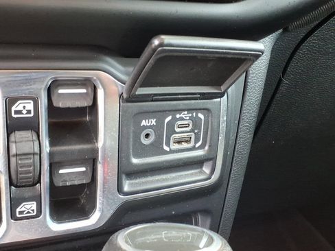 Used 2021 Jeep Gladiator Sport AWD/4WD image 20