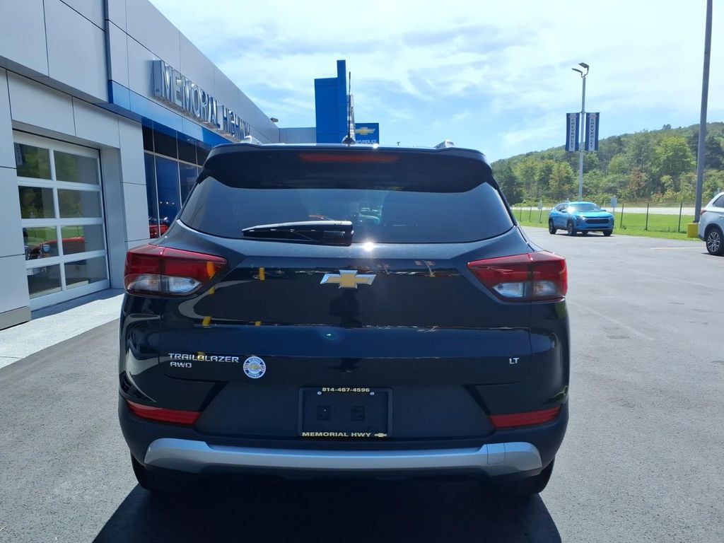 Used 2024 Chevrolet TrailBlazer LT AWD/4WD image 6
