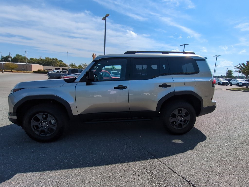 Used 2024 Lexus GX 550 AWD/4WD image 7