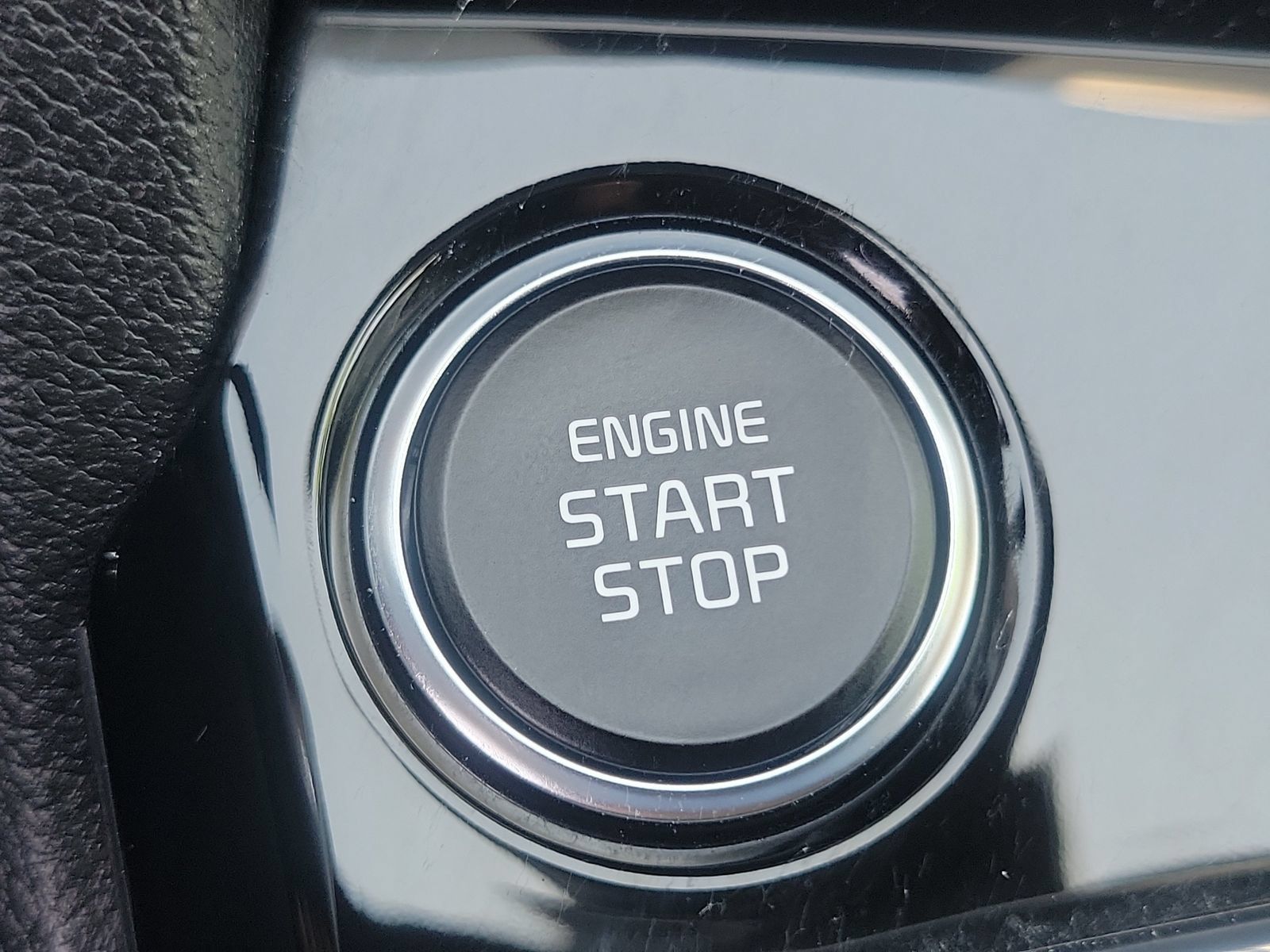 Used 2025 Kia Sportage SX FWD image 12