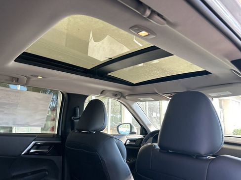 New 2025 Mitsubishi Outlander SE image 32
