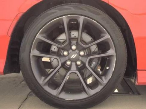 Used 2019 Dodge Charger Scat Pack RWD image 9