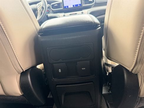Used 2023 Ford Explorer XLT w/ Equipment Group 202A AWD/4WD image 6