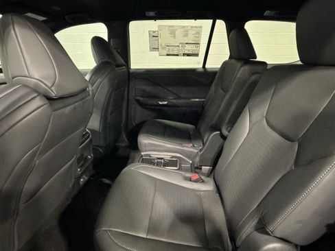 Used 2026 Lexus TX 500h AWD image 31